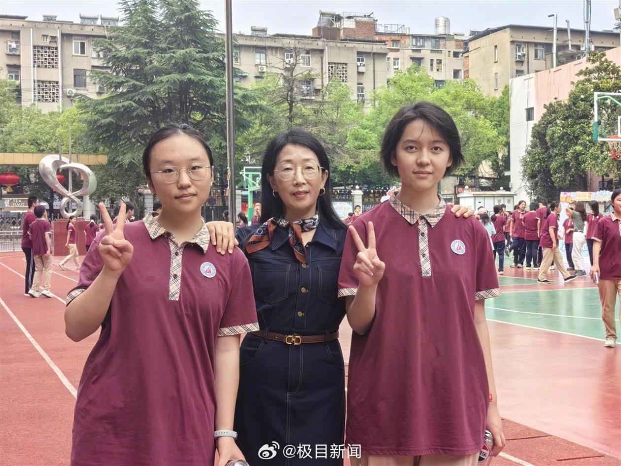 同名同姓同班同分同志愿，你好，余沁萱！缘分的天花板！