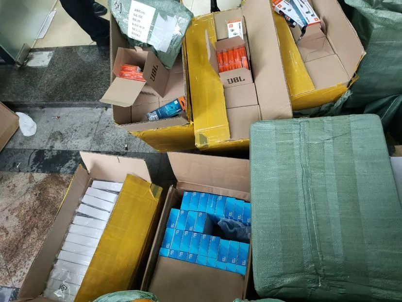 利用视频平台引流、微信售假！广州一区破获一起商标侵权案，揭开新型售假套路