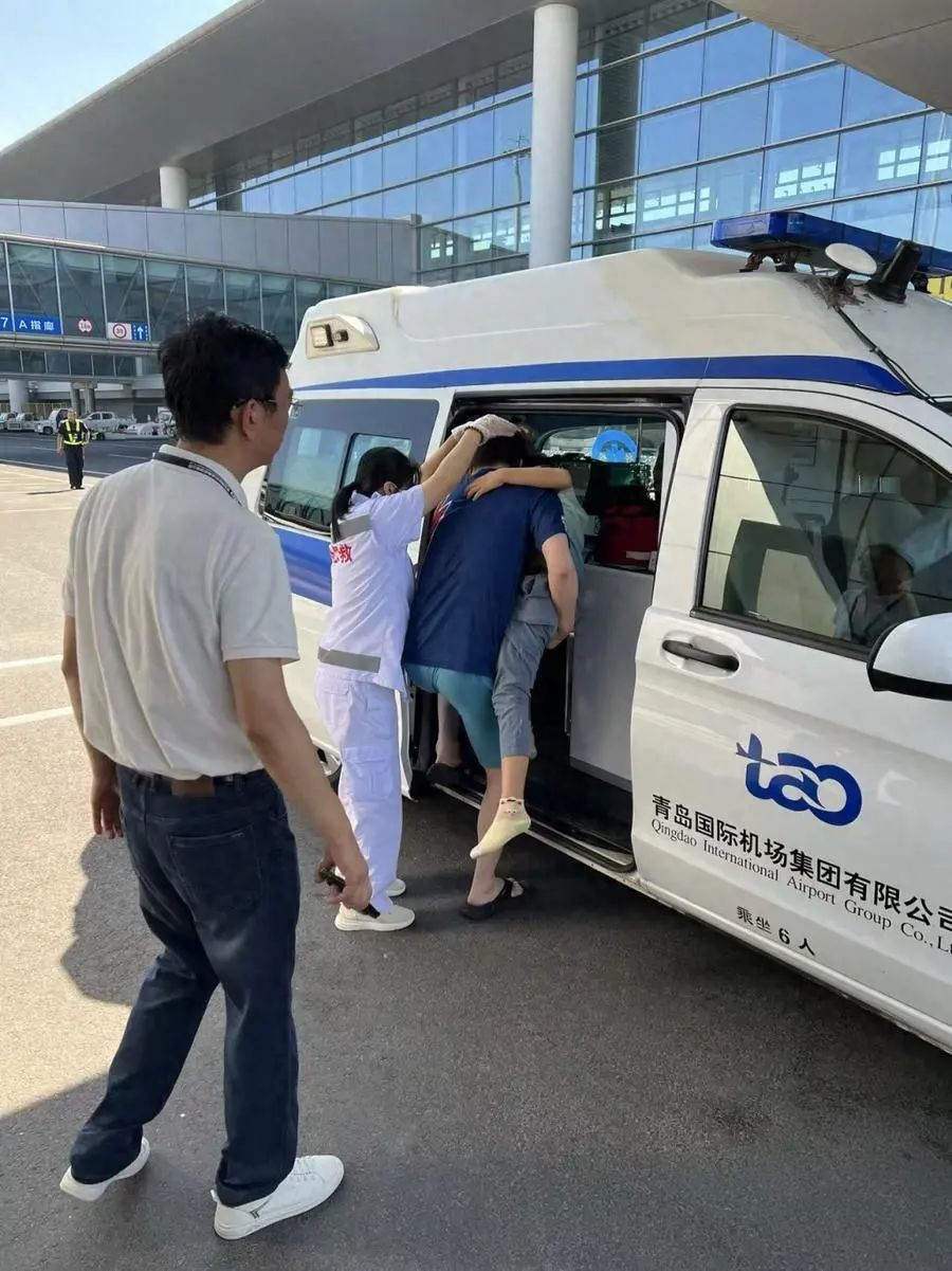 一航班上海出发后约20分钟突发状况！紧急备降青岛，9分钟完成关键救援