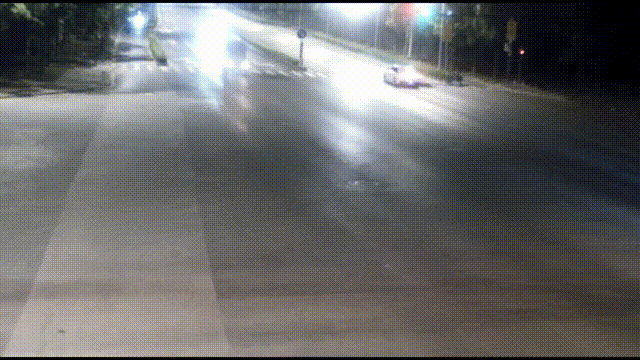 胆真大！男子因醉驾被吊销驾照，竟无证开报废车送快递！上海警方：罚款3500元，拘留10日！