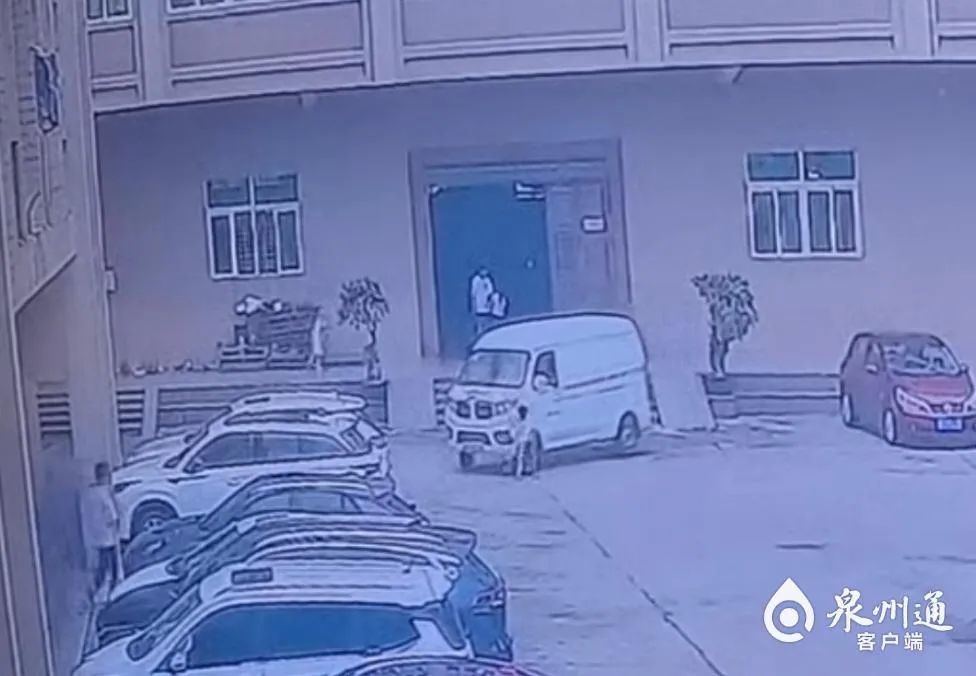 惊险！晋江4岁男童被卷入车底，竟奇迹生还