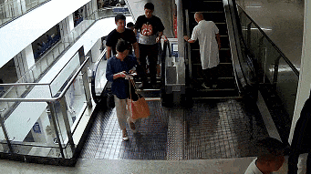 一个脖子扭伤,一个腰椎间盘突出!两民警看病,竟还顺手抓了个逃犯