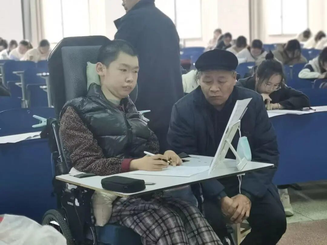 曾被预言活不过6岁,浙江少年考上本科!
