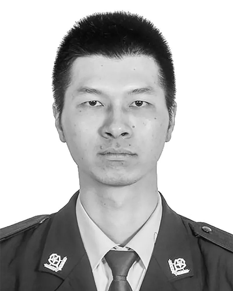 95后辅警叶文翀不幸因公殉职，系家中独子，母亲悲痛中决定捐献儿子眼角膜：他只是换种方式看这个世界