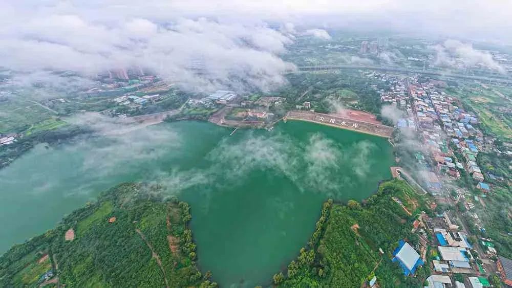 郑州一饮用水源地成“天然浴场”，郑州市生态环境局：正开展巡查和劝阻工作