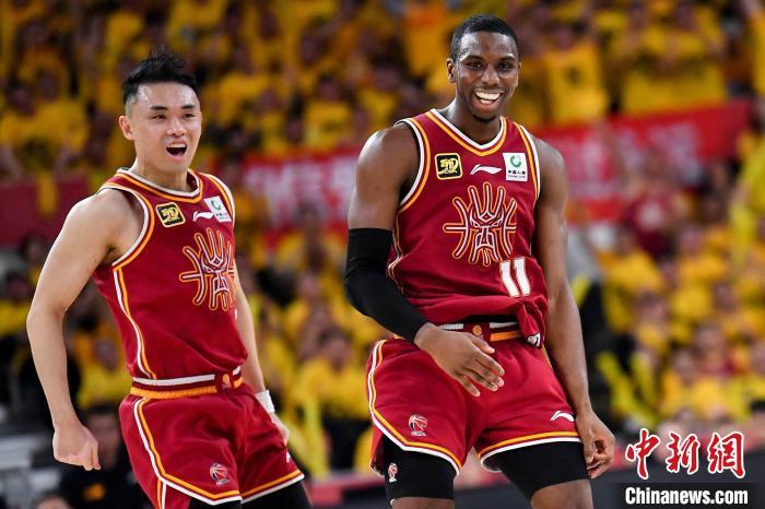 CBA季后赛：山西42分大胜广东 取得系列赛“开门红”