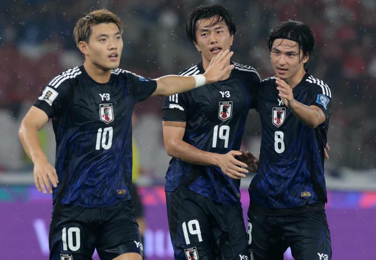 13分独占鳌头！日本4-0大胜印尼，下轮踢国足