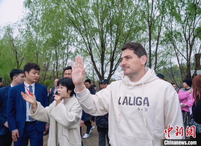 西班牙足球名将谈青训事业：长期坚持就会有进步