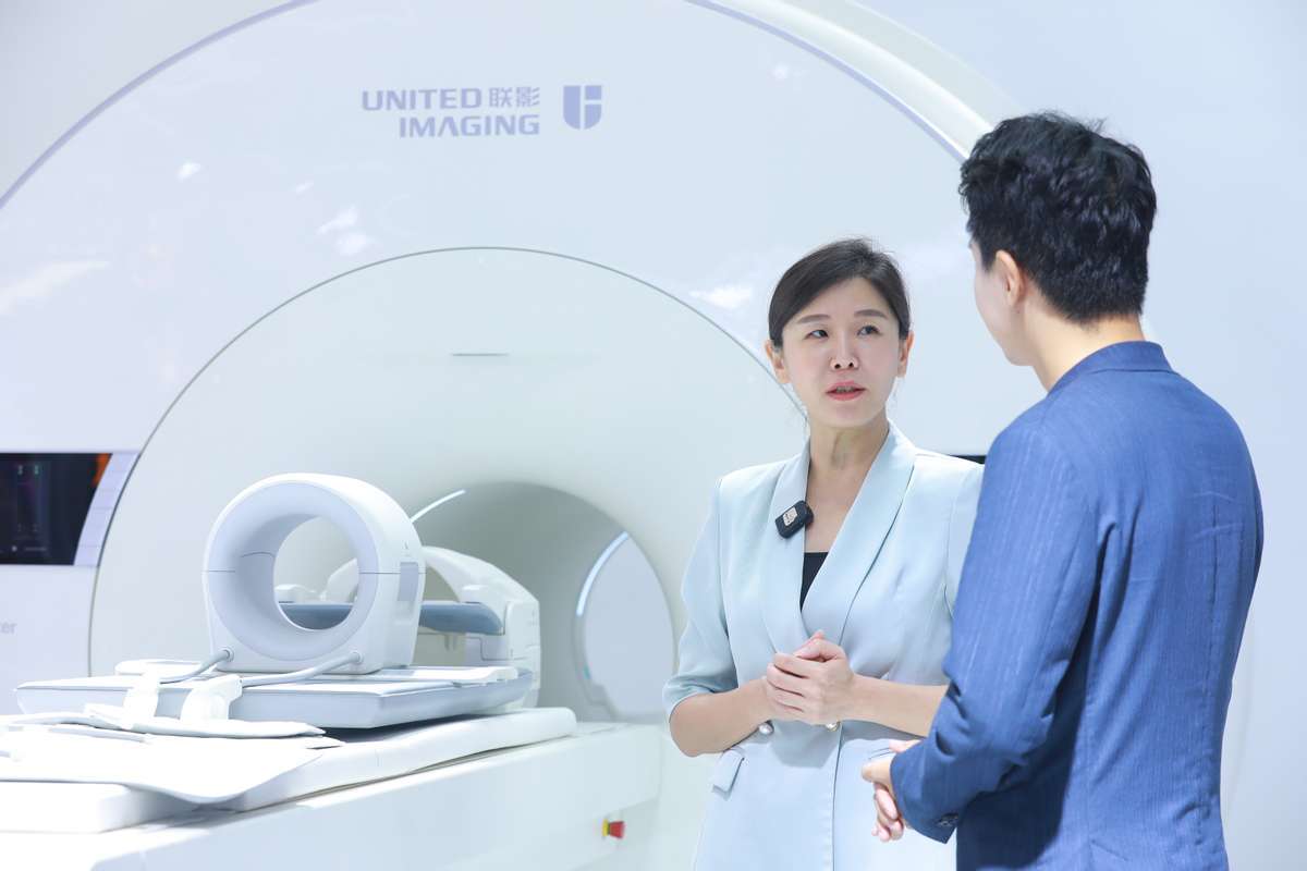联影集团健康成果集中亮相服贸会,5T磁共振与医疗级助听器成焦点