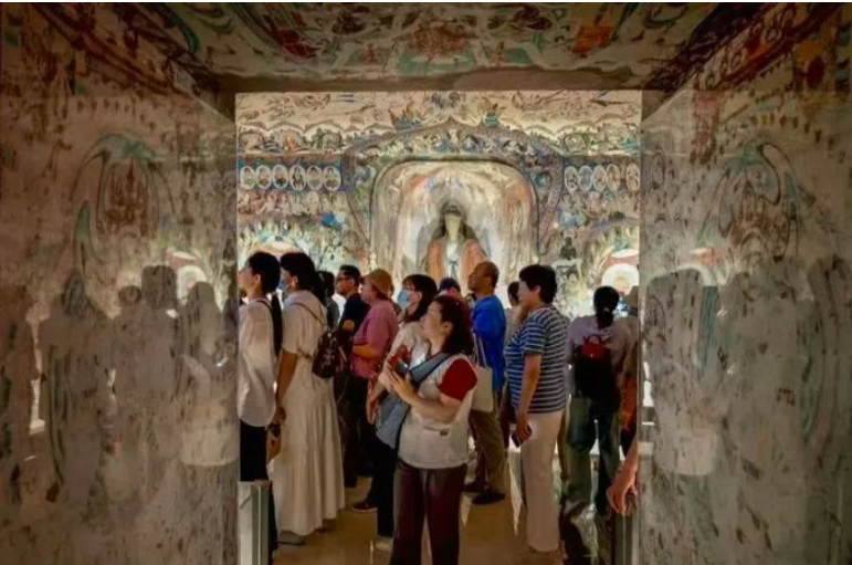 端午假期北京文旅消费双增长，接待游客821.1万人次，实现旅游总花费107.7亿元