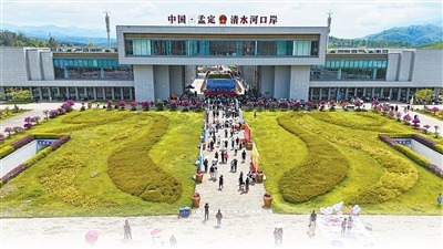 临沧把“洋坚果”变成“土特产”，耿马让“民族曲”唱出“国际范儿”——到澜沧江边，听周边交流和声（边城见闻）