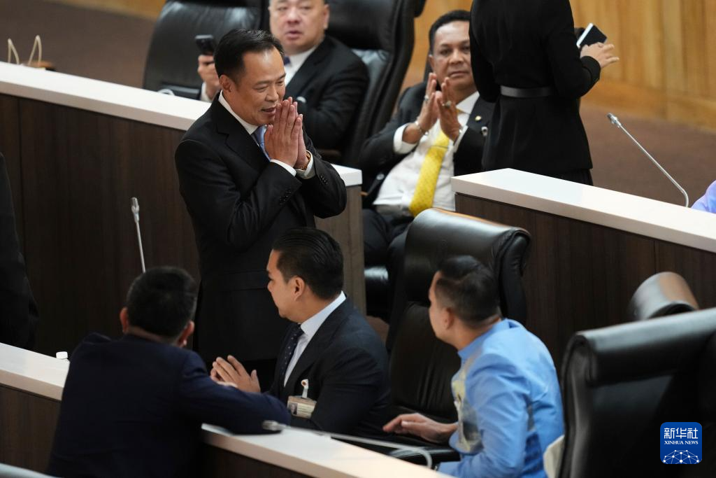 阿努廷当选泰国总理