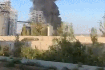 乌克兰敖德萨州一港口发生火灾