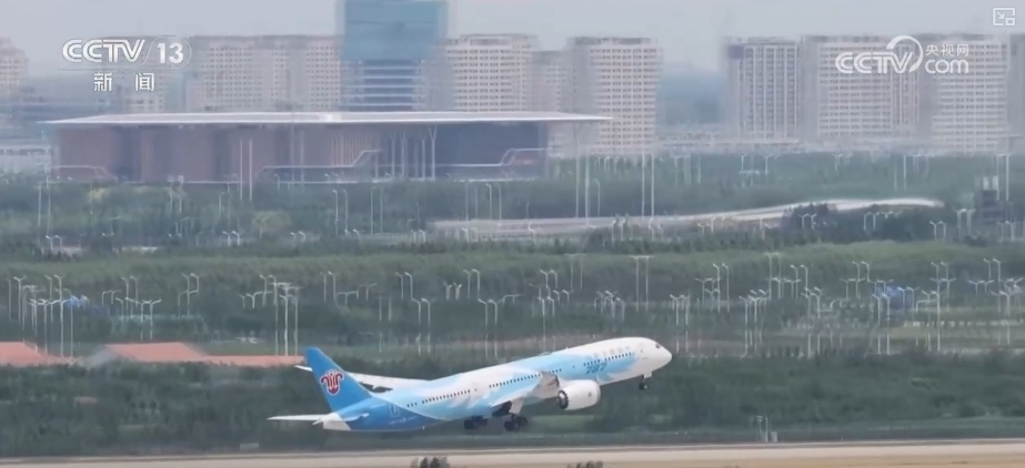 缩短时空距离，常来常往！便捷空中通道架起中塔民心相通、经贸共赢“连心桥”