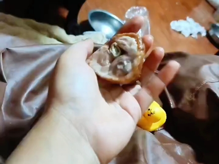 给我吐个鸭屁股是几个意思