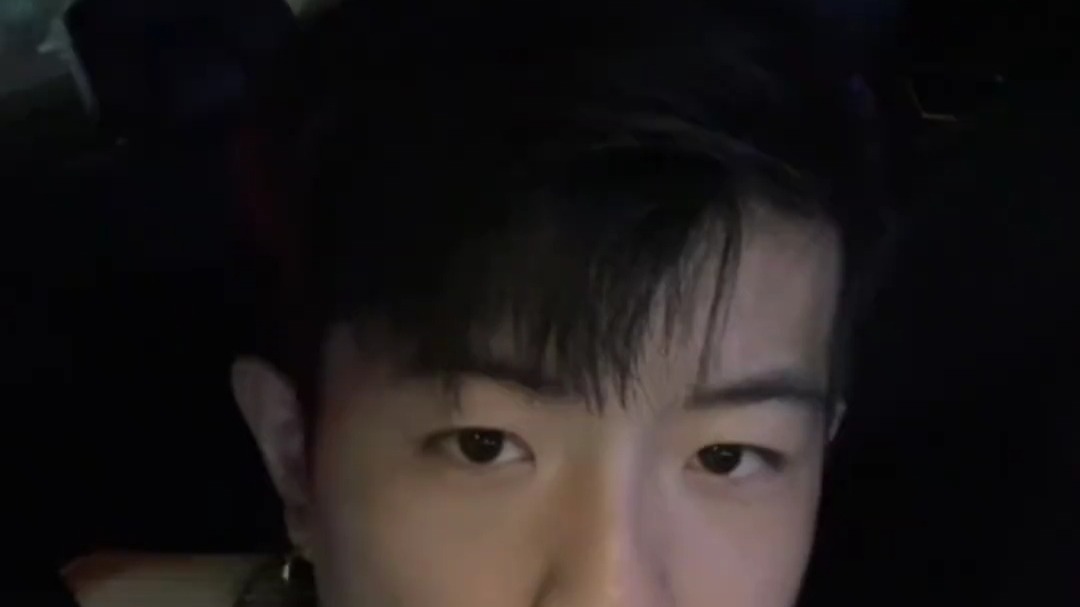 救了一只皮卡丘，不用谢#刘小鹿 #流浪猫 #嫩麻 #帅哥