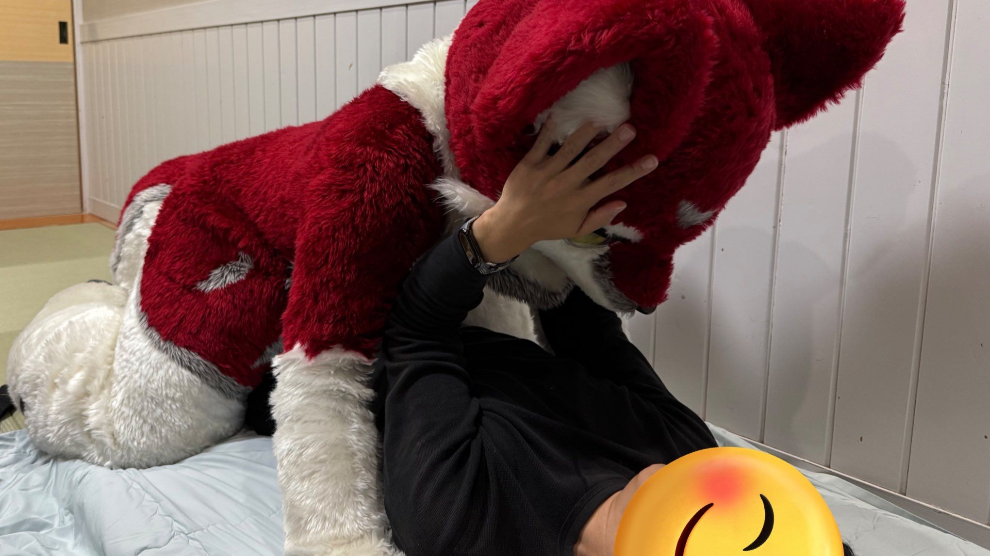 宠物狗兽人拴着绳发情对着你摇尾巴想跟你玩游戏