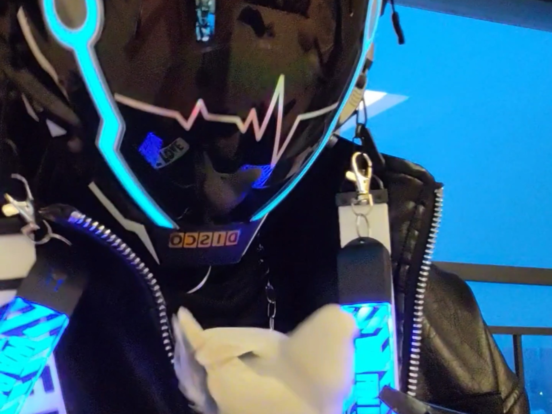 是小鸟和机器人