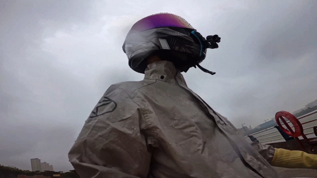 单人单骑cb190摩旅新乡～新疆第二站西安，路途下了一天的雨