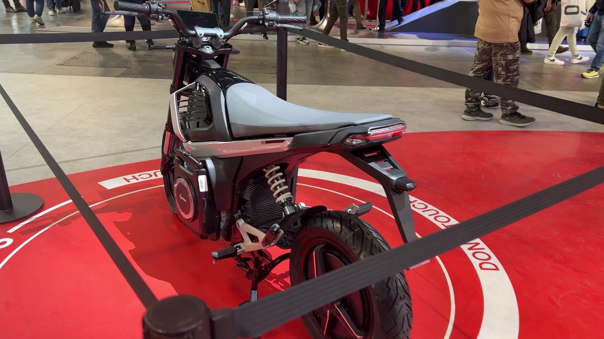 工作日通勤^Silence S05 WKNDR (2025) Walkaround | EICMA 2