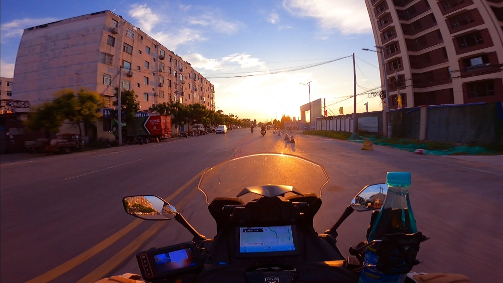 天鹰TX150日常溜车-《日落大道》和夕阳更配哦。