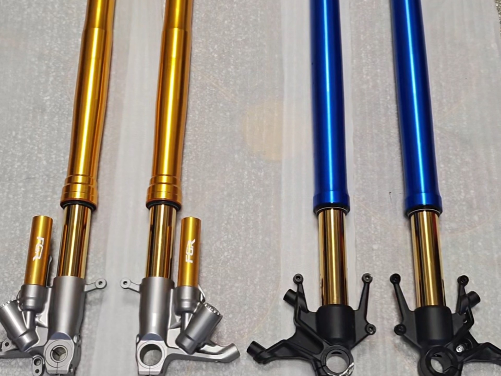 春风800NK减震改色，外桶改蓝色，内杆做欧林斯耐磨涂层，耐磨耐刮