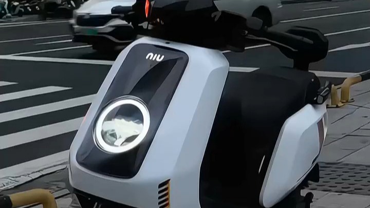 小牛电动NXT ultra 颜值高，续航能力强