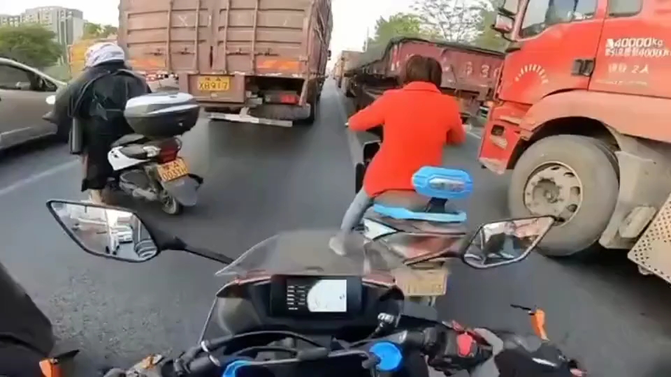 堵车不要去砖缝