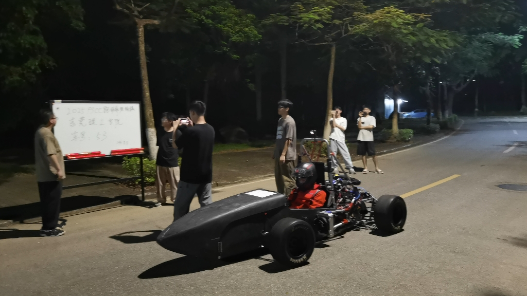 东莞理工莞翎车队跑动成功！