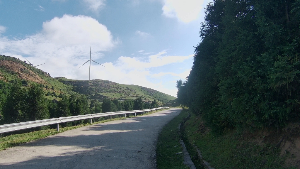 摩旅湖南，绥宁县瓦屋塘镇宝鼎山，海拔1434