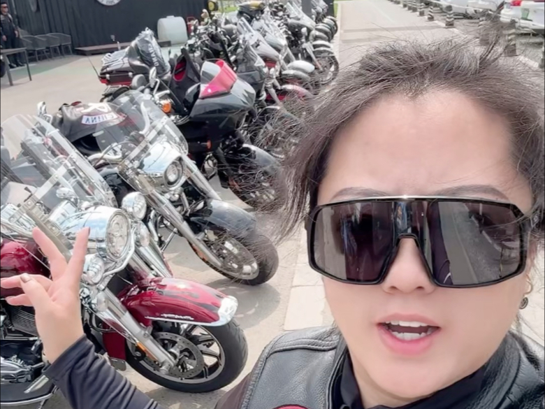 【哈雷女骑-鲨鱼妹儿】视频加载中，速速查收惊喜！