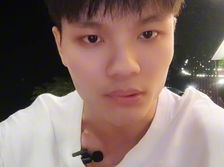 肇庆交警：法律没禁止摩托车上高速，让人感受法治社会进步！摩托车