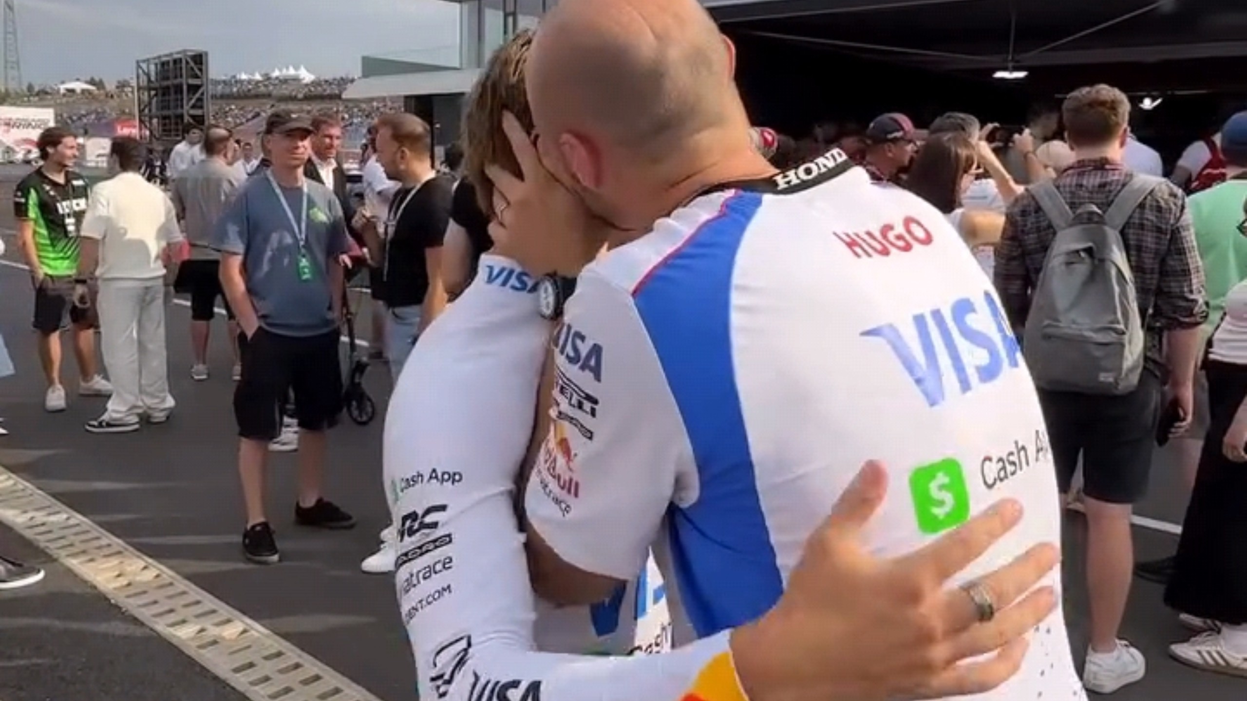 【Liam Lawson】Q3亲亲( ˘ 3˘ )