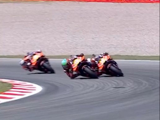 昨天刚刚结束的motogp加泰罗尼亚冲刺赛上，ktm厂队与卫星车队t