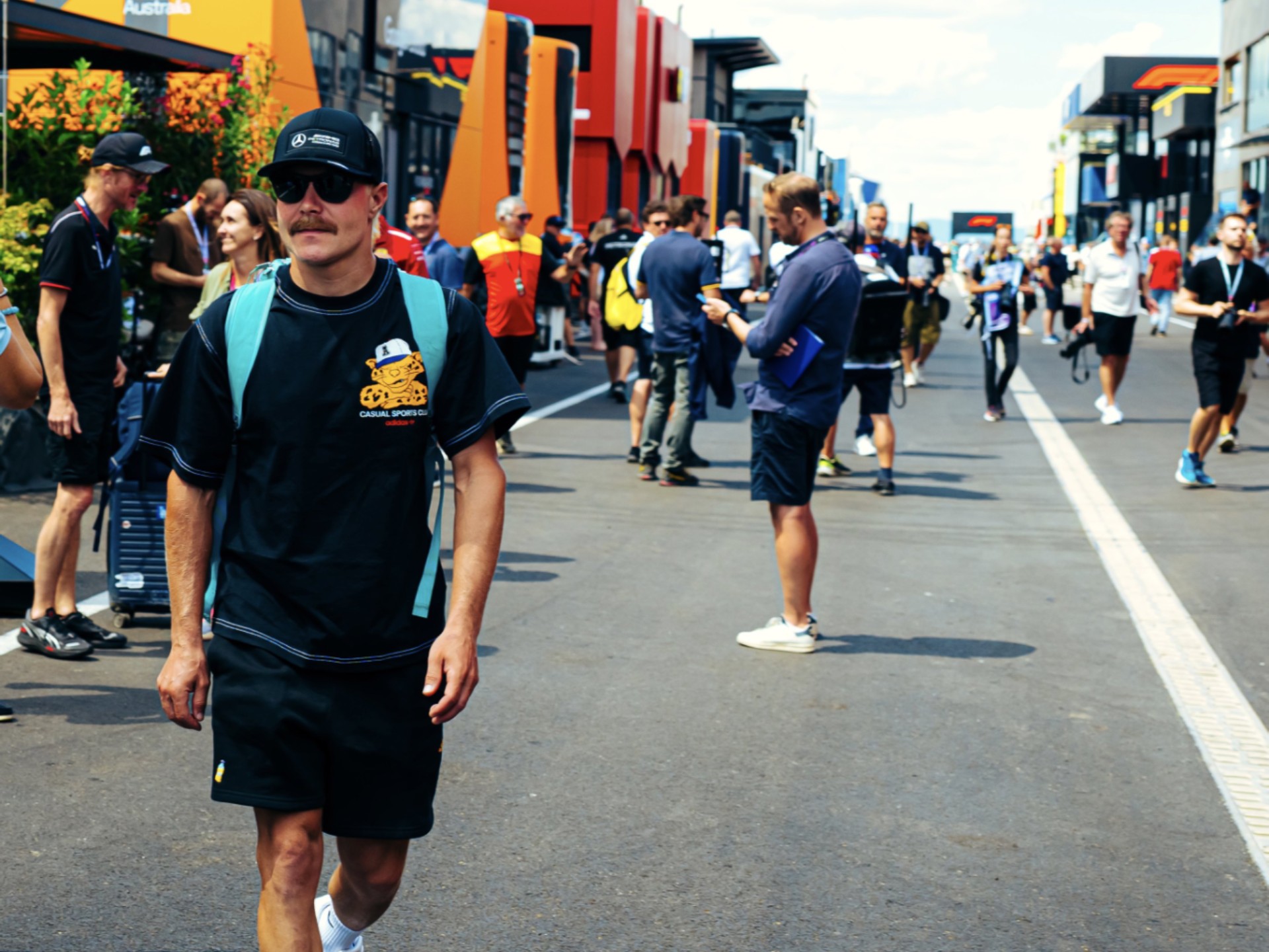 2021年的匈牙利大奖赛，大哥博塔斯化身惊天鱼雷一杆清袋。