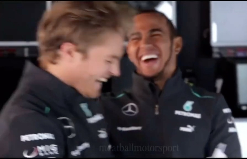 她很有手段，她离开了