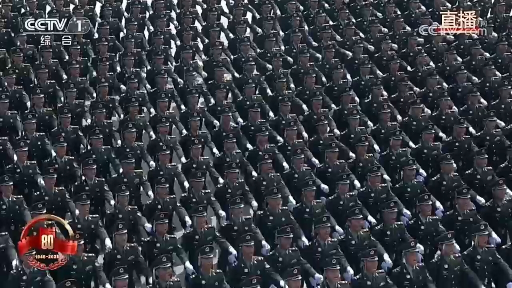 80周年新高科技很多，但还是看我们的铜墙铁壁！！