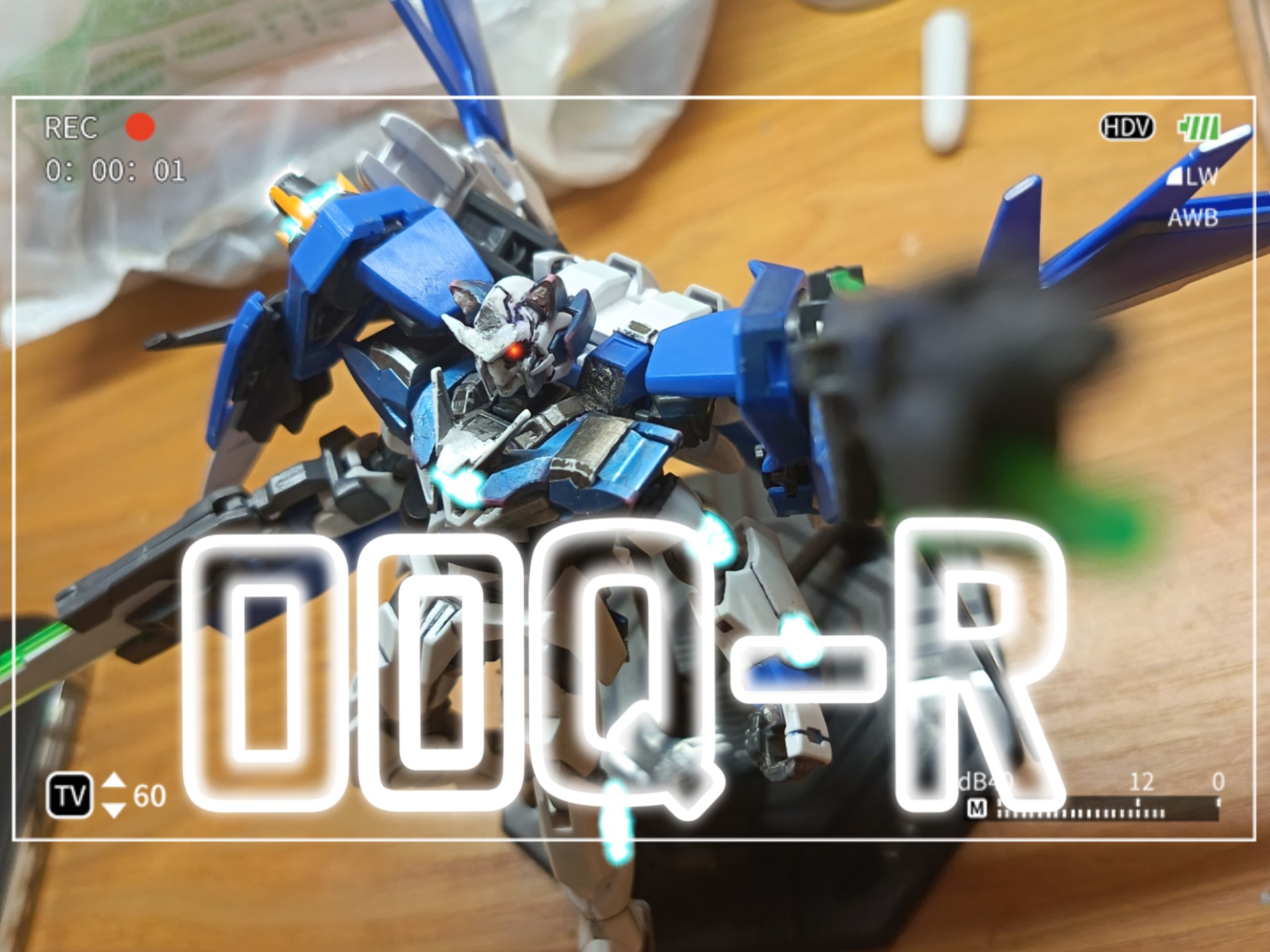 损坏猫耳00Q-R，目前部分零件改为00的，部分武器损坏，强化战机修