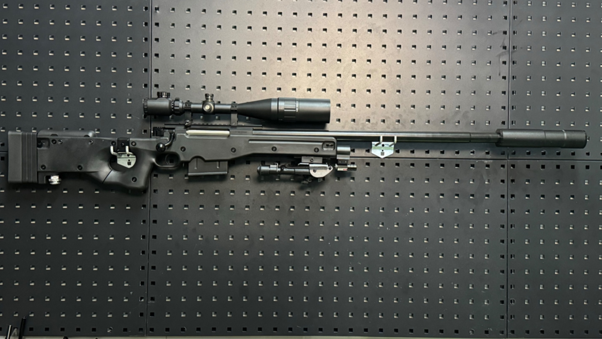 【黑色AWM+全金属钢制拉栓】+金属24倍镜+金属枪管+金属内管+