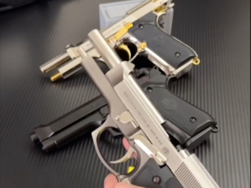 三款AQK不同颜色的伯莱塔 每一款都太帅了啊！