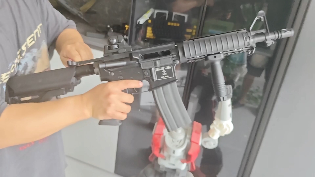 mk18 mod0，bk出品，后坐力很大