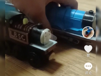 这和我预想中的不太一样啊，这期视频发布在抖音，怎么一点赞也没