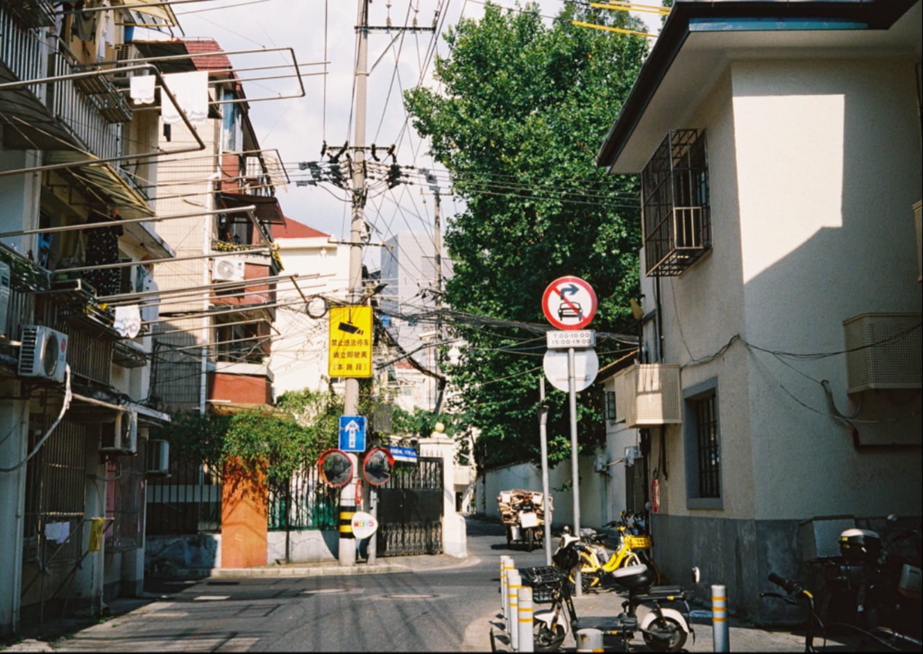 谁38度的下午出门扫街啊