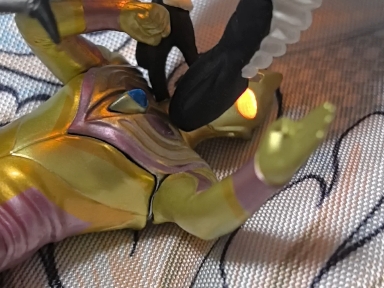 芝顿绑架了闪耀迪迦