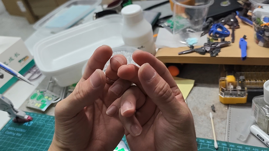 拼完KO模型后的手指be like