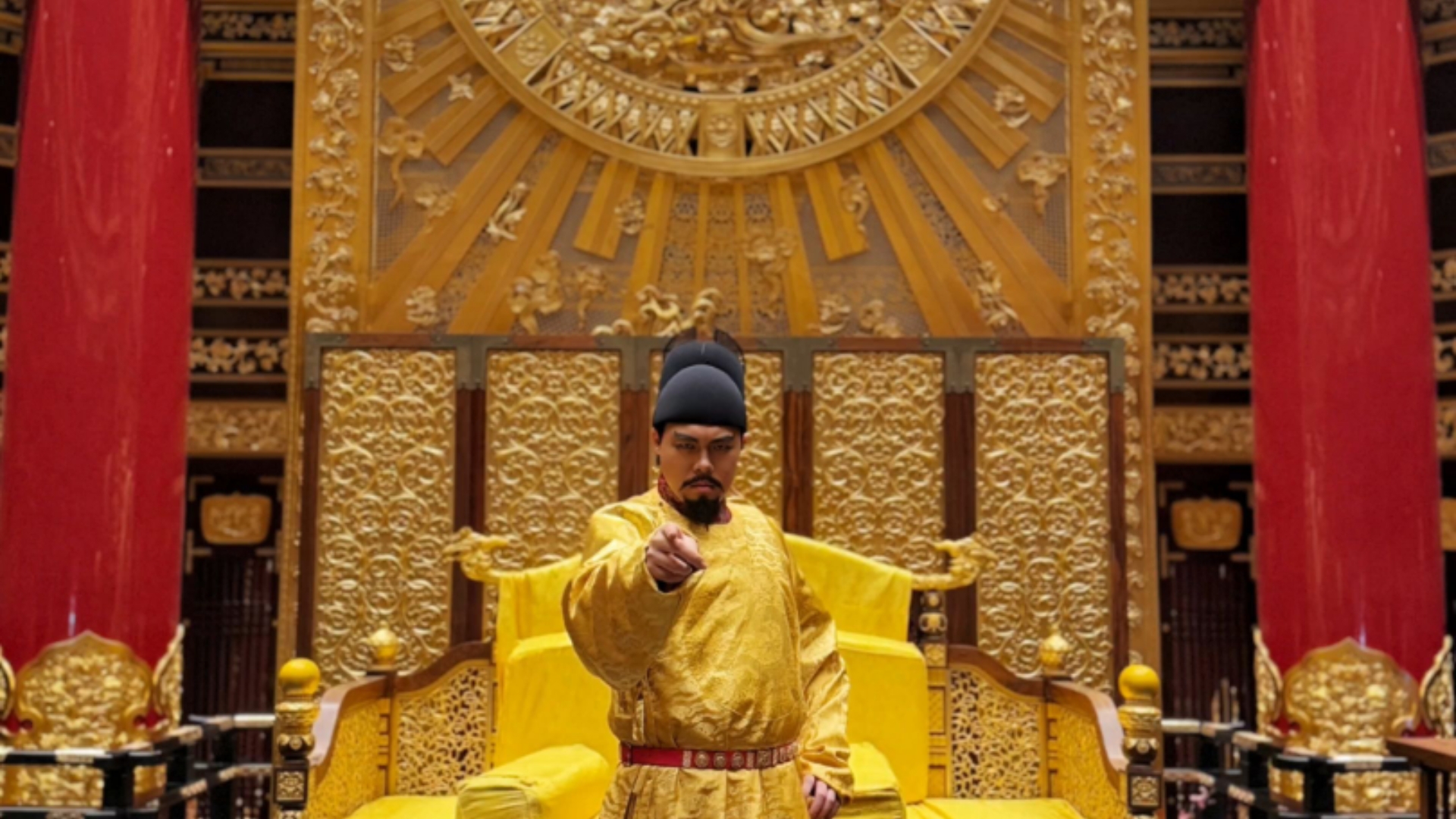 咱朱重八，上顺天意，下得民心，立国大明，建元洪武！