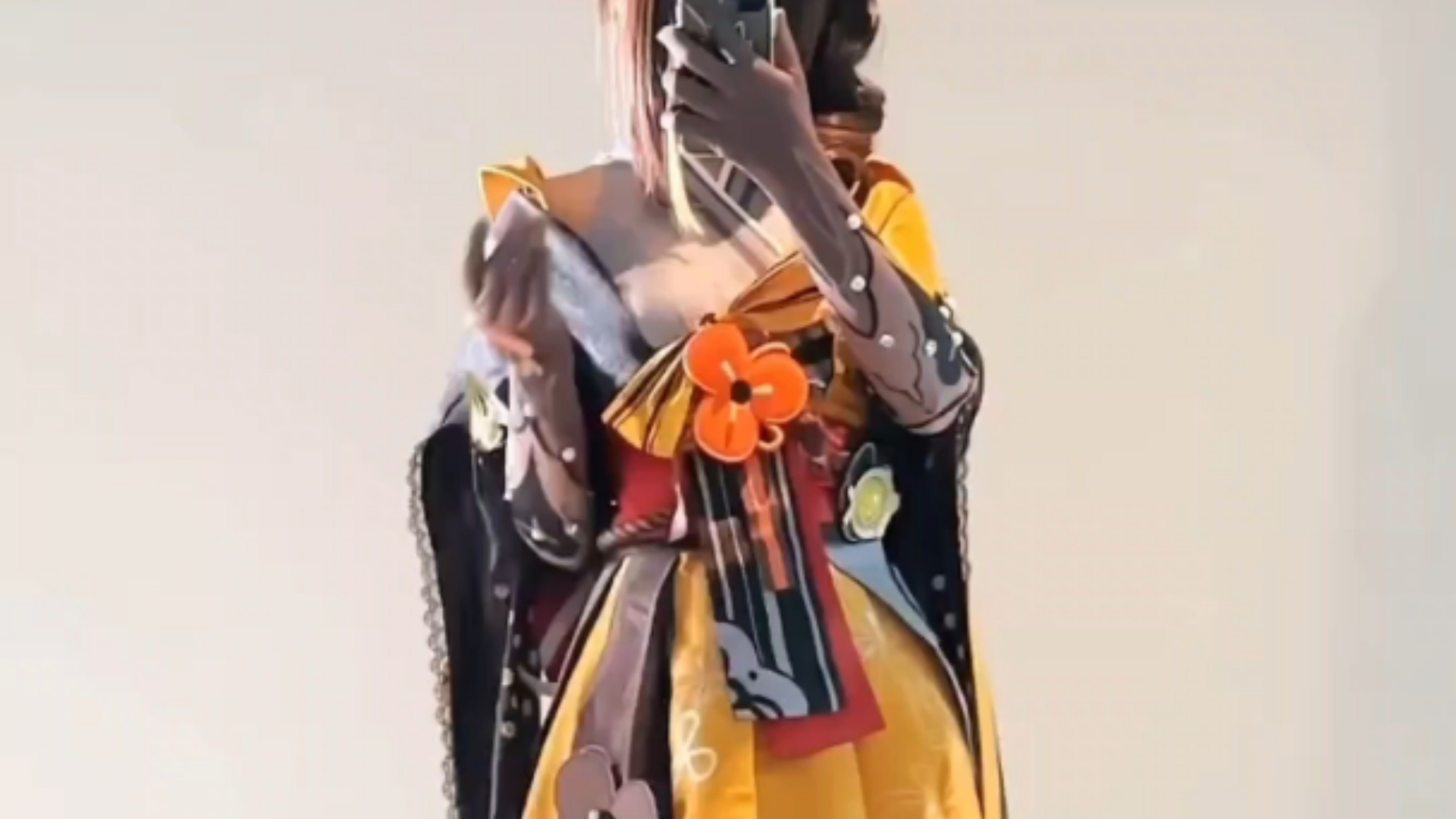 不亏是最漂亮的衣服，穿的跟小蛋糕似的