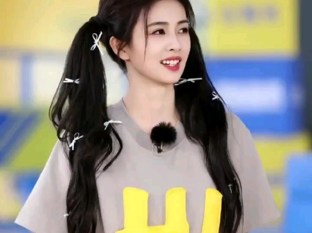 网友们，你们看，白鹿这样的化妆师应该拿两份工资。#娱乐 #白鹿 