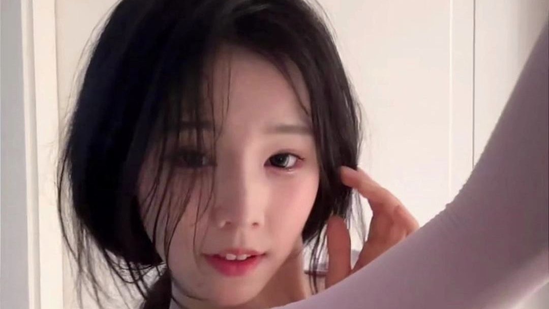 杜杜嘟嘟嘟，DY直播录屏，《折枝花满衣》舞者：这里是小雅