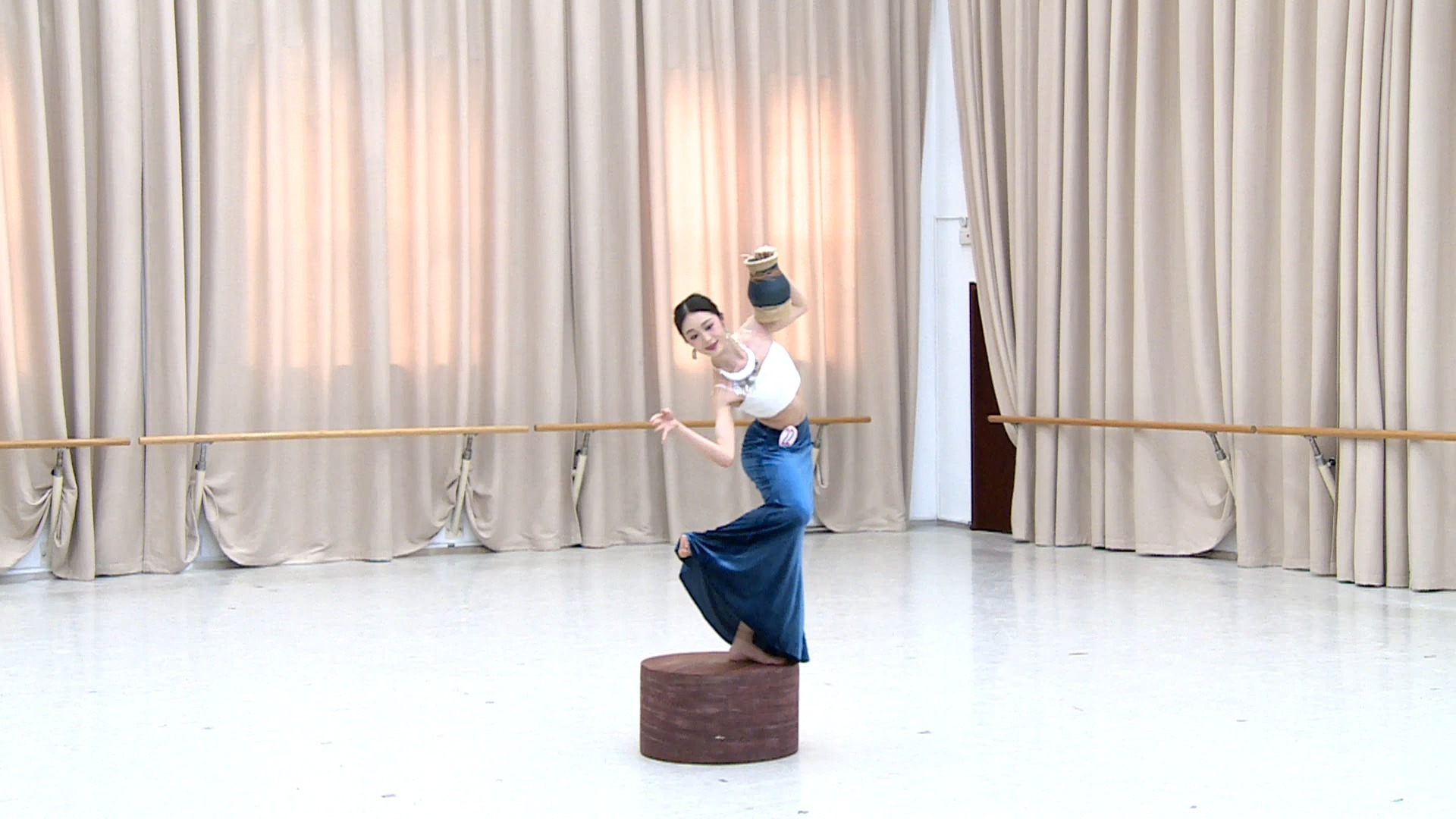 傣族舞蹈《陶女》